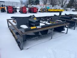 MOWER KING D&eacute;brousailleuse hydraulique 77po attache skid steer