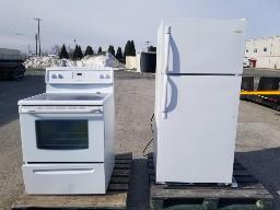 R&eacute;frig&eacute;rateur et cuisini&egrave;re de marque FRIGIDAIRE