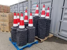 Environ 250 c&ocirc;nes de s&eacute;curit&eacute;