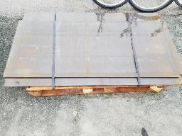 Lot de feuilles en acier de grandeurs et &eacute;paisseurs vari&eacute;es