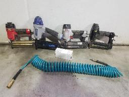 Lot de cloueuses &agrave; air et boyau