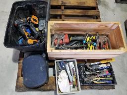 Lot de petits outils manuels