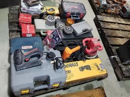 Lot d'outils &eacute;lectriques: machine &agrave; jointer, emporte pi&egrave;ce, scie va et vient, oscillateur, sableuse et plus