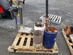 2 carotteuses sur pieds + couronne a carottage 10po + 1 1/8 a 1 3/4 + 2po a 4po