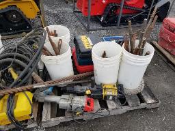 Marteau piqueur + lame diamant 16po + lame b&eacute;ton 18po + m&egrave;ches a bois vari&eacute;s + m&egrave;che a b&eacute;ton 3/16 a 1 1/2 et +