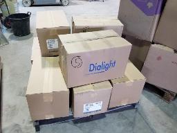 16 lumi&egrave;res traffic DEL daylight rouges + 16 vertes + 2 jaunes tous 12po