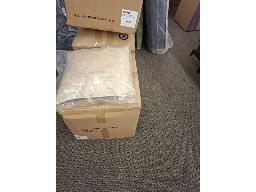 Lot d'environ 20 coussins bleu a motif 12x20 + environ 38 coussins beige a motif 18x18 