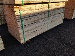 Environ 512 morceaux de 1po x 6po x 8pi, bois blanchi