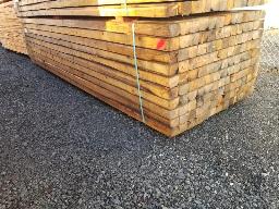 Environ 130 morceaux de 3po x 4po x 12pi