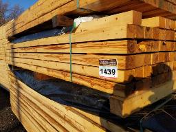 Environ 74 morceaux de 3po x 4po x 10pi