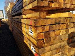 Environ 55 morceaux de 3po x 4po x 10pi