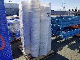 Environ 140 contenants de 23L  11po de diametre x15po de haut