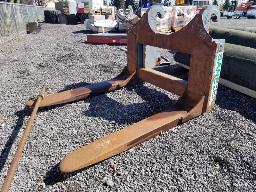 Set de fourches pour VOLVO L220 CAP 25T