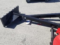 1 M&acirc;t t&eacute;lescopique 131'' cap. max 3300lbs, attache skid steer, neuf