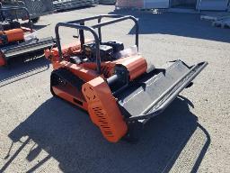 1 Broyeur 48'' sur chenille moteur essence 457CC avec t&eacute;l&eacute;commande neufs