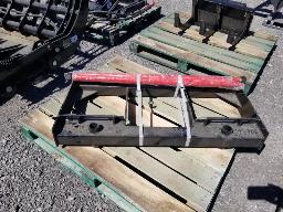 1 Fourche pour balles 2 pointes , attache skid steer, neuve
