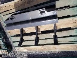 1 rateau attache skid steer pour mini chargeur , neuf +