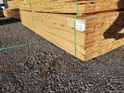 Environ 256 morceaux de 1po x 6po x 12pi, bois blanchi