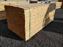 Environ 512 morceaux de 1po x 6po x 8pi, bois blanchi