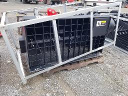 Godet m&eacute;langeur attache skid steer, boitier 66x32x36 752Lbs , neuf