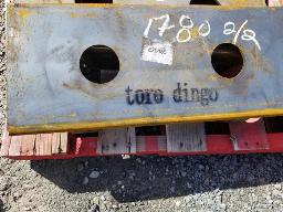 2 plaques 24po pour attache skid steer, neuf