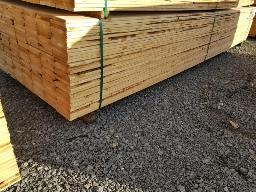Environ 256 morceaux de 1po x 6po x 12pi, bois blanchi