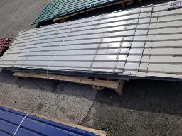 Lot de t&ocirc;le 38po de large, longueur et quantit&eacute; vari&eacute;es, 445 kg, 441 pieds lin&eacute;aire