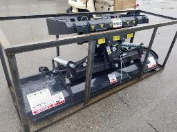 MOWER KING Gratte a neige 84po a angle 30 degr&eacute;s hydraulique attache skid steer, 290Kg, neuf