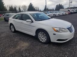 2013 CHRYSLER 200 Automobile automatique
