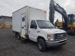 2010 FORD E350 Camion cube automatique,