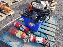 Lot pi&egrave;ce vari&eacute; STIHL + 2 extincteurs