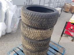 4 pneus &eacute;t&eacute; CHAMPION 2x 255/35R18 et 2x 225/40R18