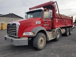 2010 MACK 800, Camion &agrave; benne basculante