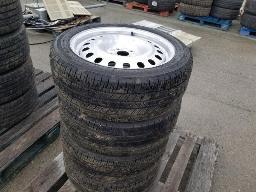 4 pneus d'&eacute;t&eacute; MICHELIN ENERGY P215/50R17 avec jantes 5x114.3
