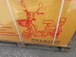 Scooter &eacute;lectrique Mod&egrave;le IREV Neuf - NON ASSEMBL&Eacute;