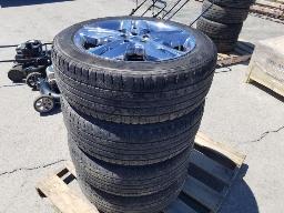 4 Pneus d'&eacute;t&eacute; PIRELLI SCORPION 245/50R20 avec mags FORD MUSTANG