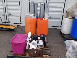 Lot de conduits de ventilation et articles divers