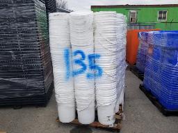 135 chaudi&egrave;res 23 litres, 11po X 15po avec couvercles (plastique blanc)