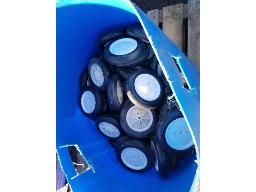 145 roues de plastique 6po