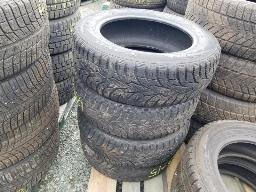 4 pneus TOYO OBSERVE G3-ICE 175/65R15 Hiver