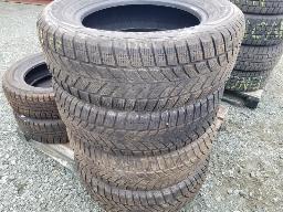 4 pneus GOOD YEAR ULTRA GRIP 235/65R17 Hiver