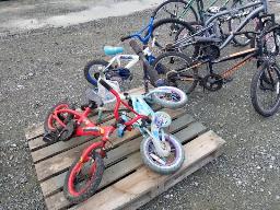 7 v&eacute;los mod&egrave;les vari&eacute;s