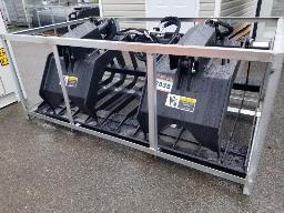 Godet a grappin 72po attache skid steer