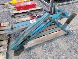Jack a transmission + ch&egrave;vre a moteur 2 tonnes + support a moteur