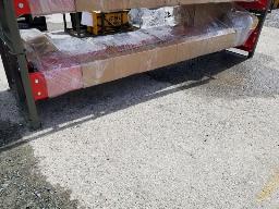 1 &Eacute;l&eacute;vateur pour auto 2 poteaux, capacit&eacute; 10000 lbs, neuf