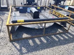 1 D&eacute;brousailleuse 72'' attache skid steer neuve