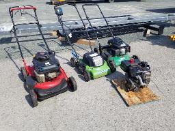 3 tondeuses et 1 petit moteur a essence &eacute;tat inconnu