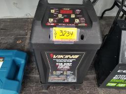 Chargeur VIKING 200 amp&egrave;res, 200A D&eacute;marrage, 10A charge rapide, 2A charge lente, 12V