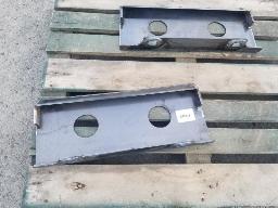 2 bases de montage skid steer 24po