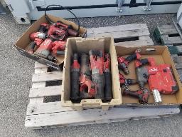 Lot d'outils MILWAUKEE M18 (A v&eacute;rifier)